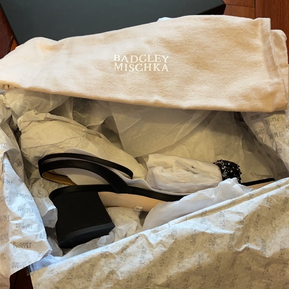 - Badgley Mischka sandals - Picture 8 of 9